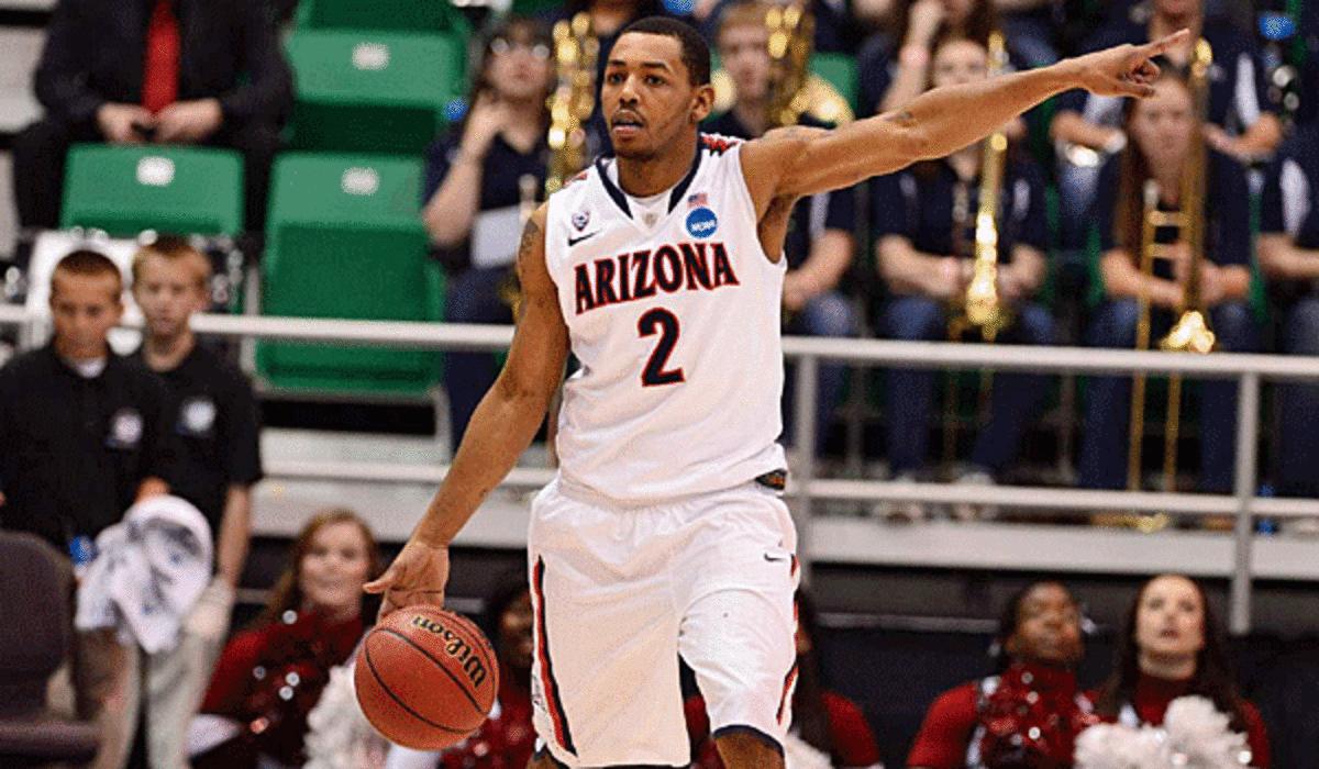 A transfer from Xavier, Mark Lyons scored 27 points for Arizona against Harvard. (SI)